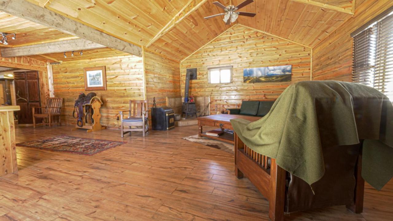 Aubin Sky Lodging At The Yl Ranch Savery 外观 照片