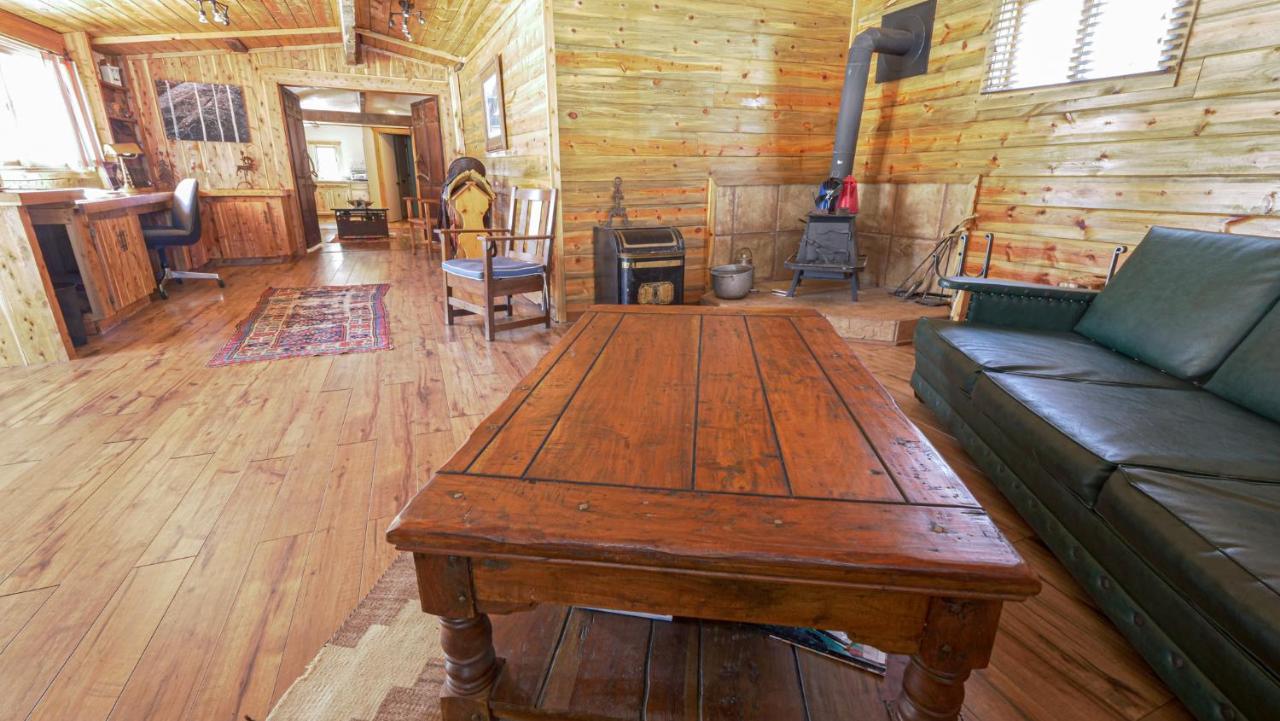 Aubin Sky Lodging At The Yl Ranch Savery 外观 照片