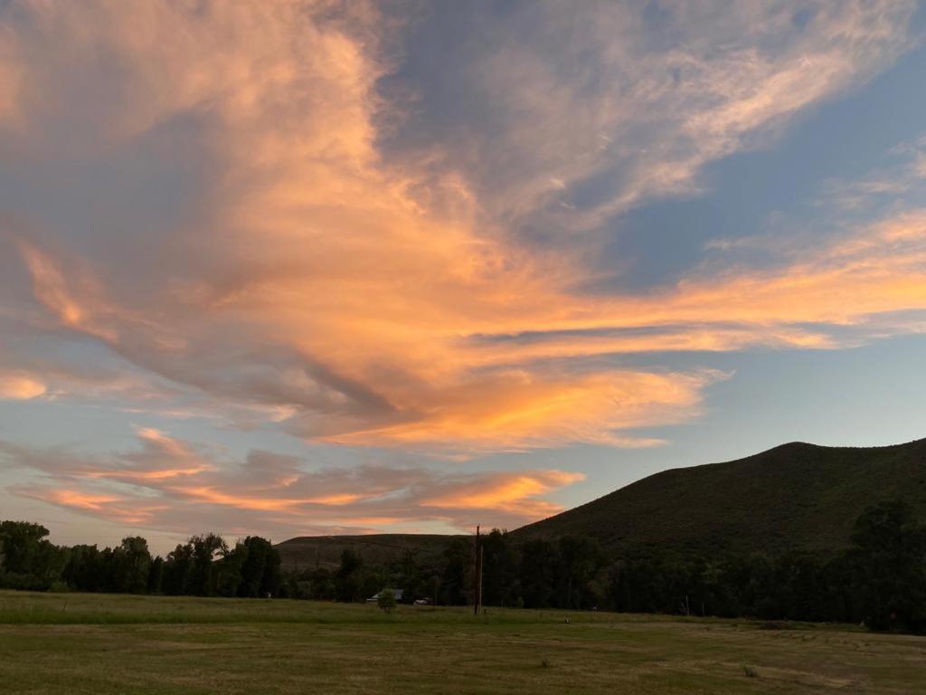 Aubin Sky Lodging At The Yl Ranch Savery 外观 照片