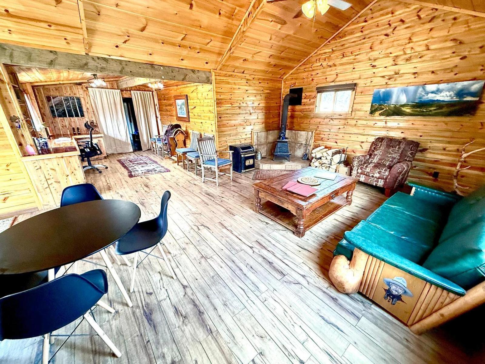 Aubin Sky Lodging At The Yl Ranch Savery 外观 照片